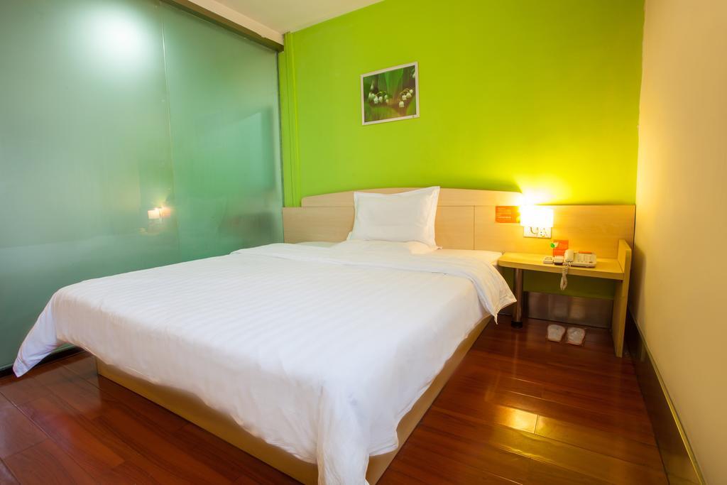 7Days Inn Guilin Zhengyang Road Pedestrain Street Kujlin Szoba fotó